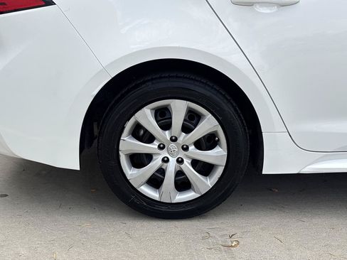 Used 2021 Toyota Corolla LE FWD image 9
