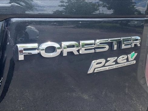 Used 2014 Subaru Forester 2.5i Premium w/ All-Weather Package AWD/4WD image 9
