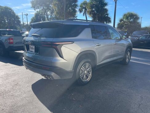 Used 2026 Chevrolet Traverse LT FWD image 6