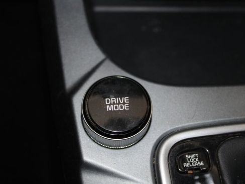 Used 2021 Kia Seltos S FWD image 39