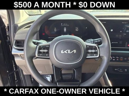 Used 2025 Kia Carnival LX FWD image 21