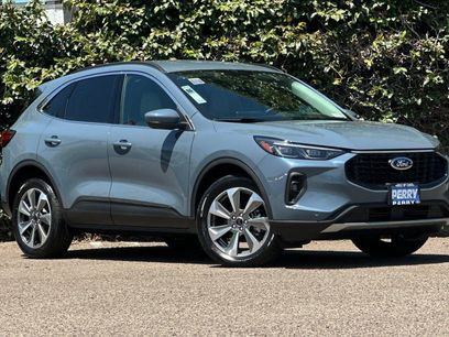 New 2024 Ford Escape Platinum w/ Premium Technology Package