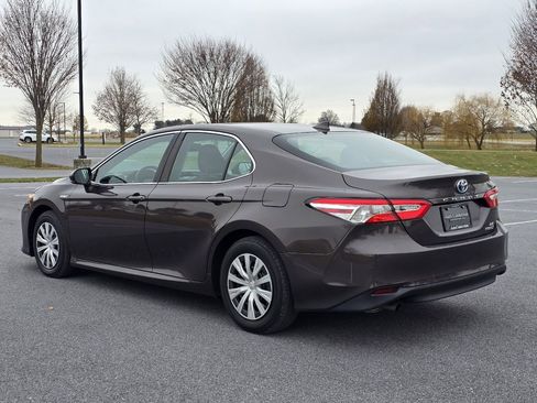 Used 2019 Toyota Camry LE w/ Sunroof Package image 6