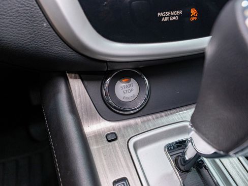 Used 2016 Nissan Murano SV FWD image 19