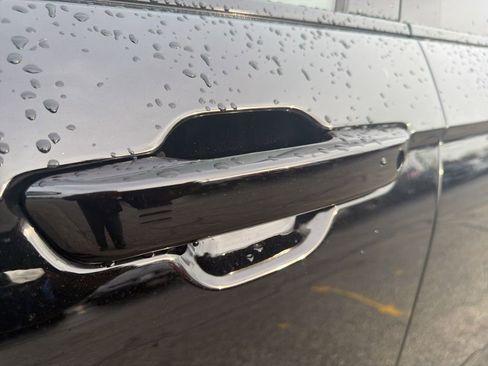 Certified 2025 Jeep Grand Cherokee Altitude image 2