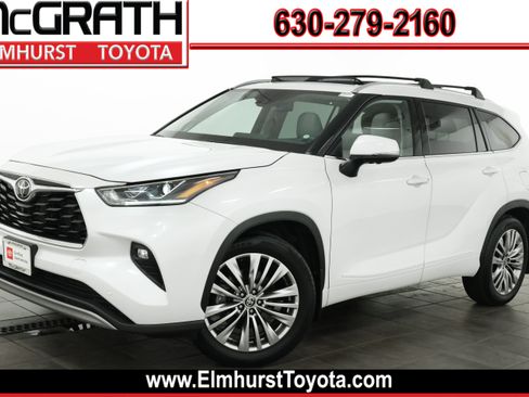 Certified 2026 Toyota Highlander Platinum AWD/4WD image 1