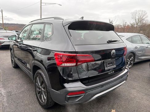 Used 2022 Volkswagen Taos S w/ IQ Drive S Package image 9