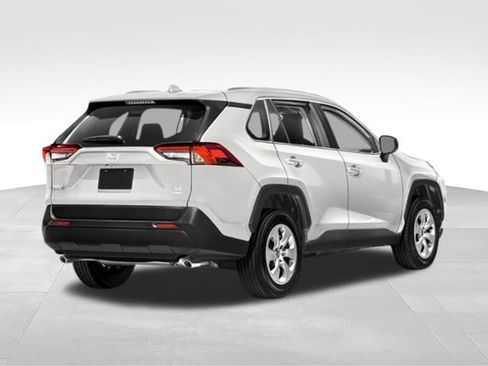 Used 2019 Toyota RAV4 LE w/ Carpet Mat Package FWD image 2