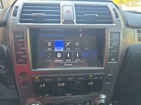 Used 2014 Lexus GX 460 Luxury w/ Preferred Accessory Package AWD/4WD image 21