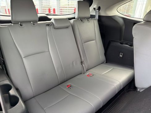 Certified 2022 Toyota Highlander XLE image 37