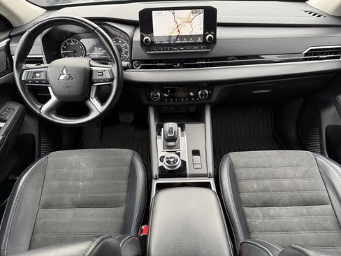 Used 2024 Mitsubishi Outlander SE image 10