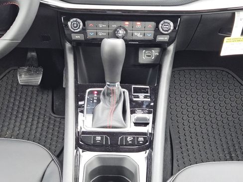 New 2026 Jeep Compass Trailhawk image 17