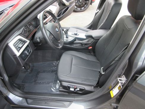 Used 2016 BMW 320i Sedan image 7