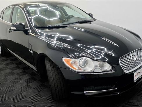 Used 2009 Jaguar XF Luxury image 10