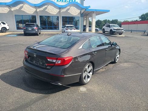Used 2018 Honda Accord Touring image 5