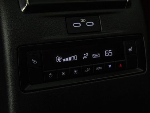 Used 2025 MAZDA CX-70 Plug-In Hybrid w/ Premium Plus AWD/4WD image 36