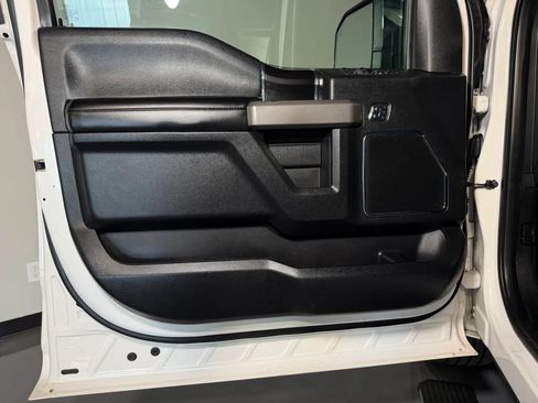 Used 2018 Ford F150 Platinum w/ Equipment Group 701A Luxury AWD/4WD image 43