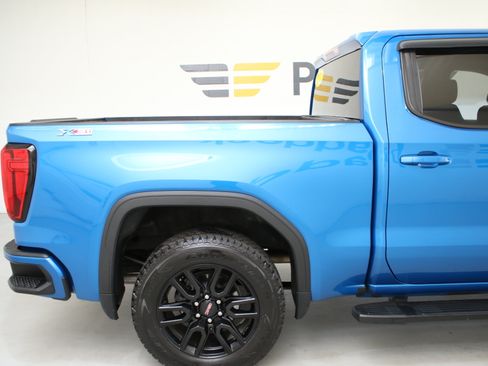 Used 2022 GMC Sierra 1500 Elevation w/ X31 Off-Road Package AWD/4WD image 11