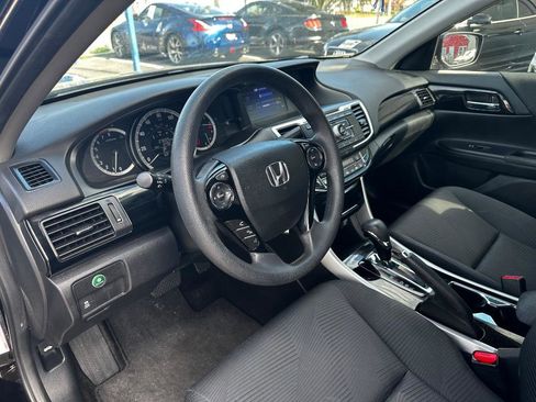 Used 2017 Honda Accord LX image 10