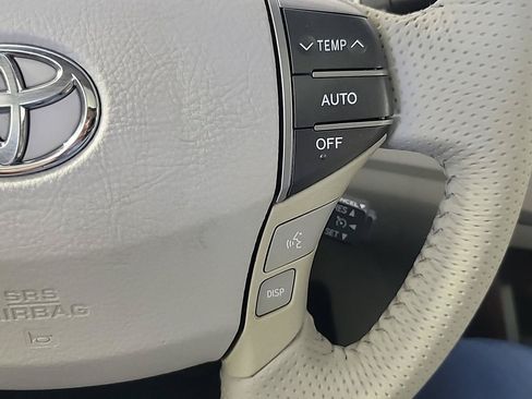 Used 2011 Toyota Avalon Limited FWD image 24