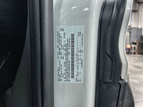 Used 2024 Ford Transit 350 XLT image 32