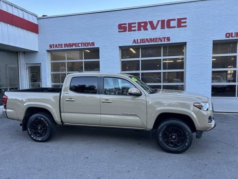Used 2020 Toyota Tacoma DOUBLE CAB image 1
