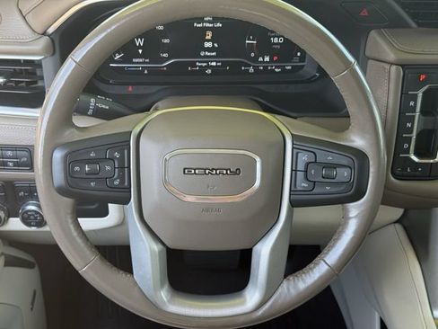 Used 2022 GMC Yukon XL Denali AWD/4WD image 12