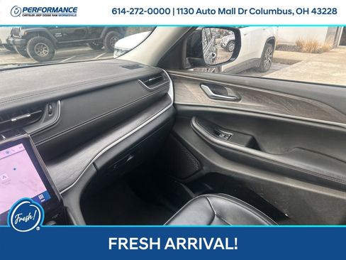 Used 2023 Jeep Grand Cherokee L Limited w/ Luxury Tech Group II image 25