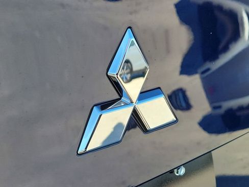 New 2026 Mitsubishi Outlander SE image 8