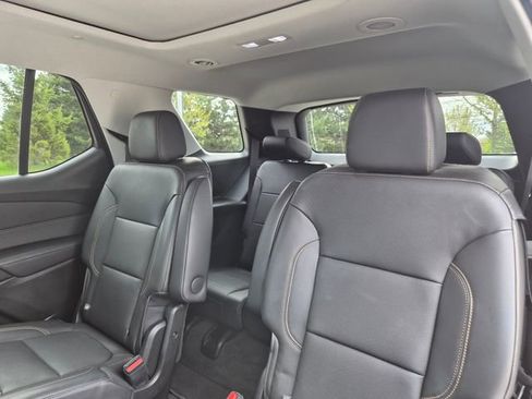 Used 2021 Chevrolet Traverse Premier FWD image 47