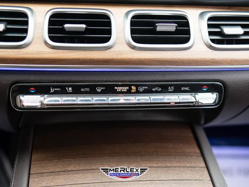 Used 2021 Mercedes-Benz GLE 350 350 4MATIC w/ Premium Package image 31