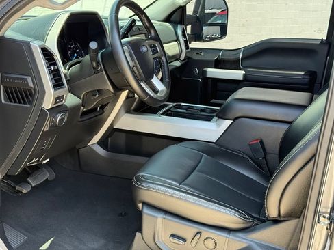 Used 2021 Ford F250 Lariat w/ Lariat Value Package AWD/4WD image 5