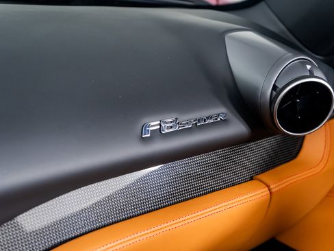 Used 2022 Ferrari F8 Tributo image 45