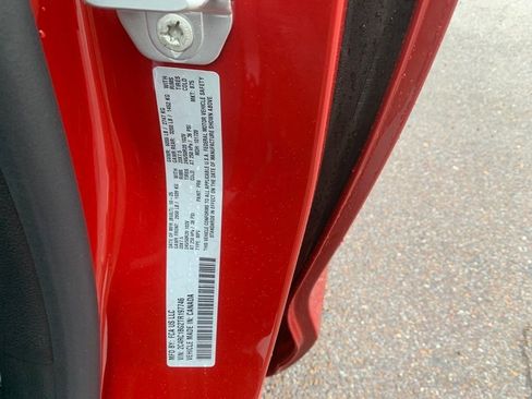 New 2026 Chrysler Pacifica Select image 32