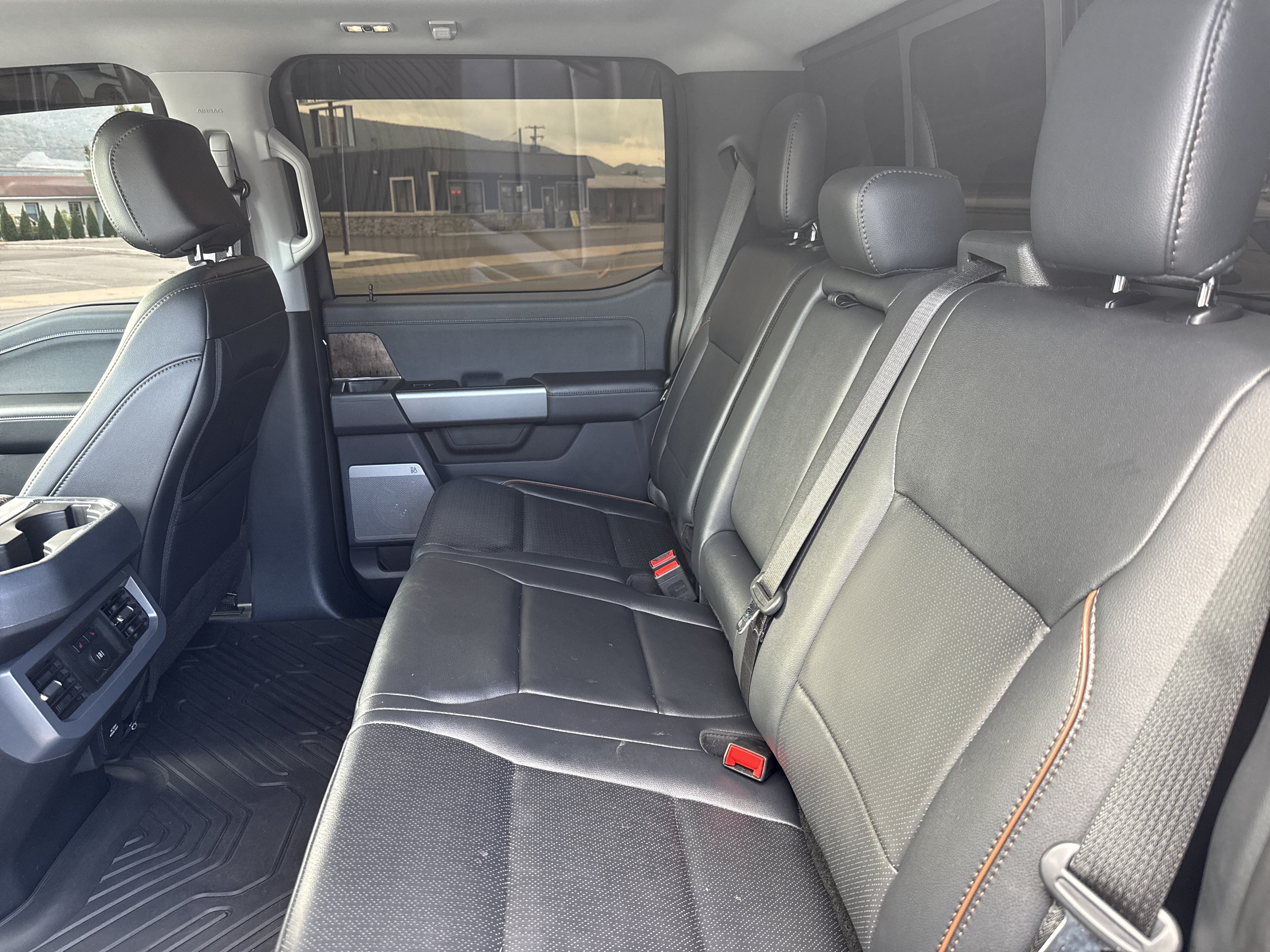 Used 2025 Ford F250 Lariat w/ Lariat Ultimate Package AWD/4WD image 13