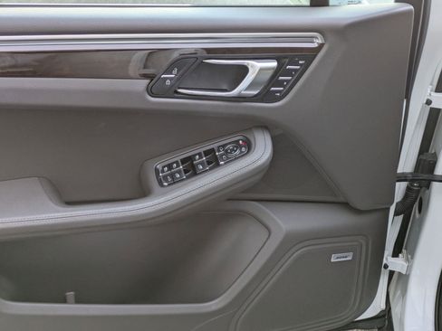 Used 2019 Porsche Macan S image 14