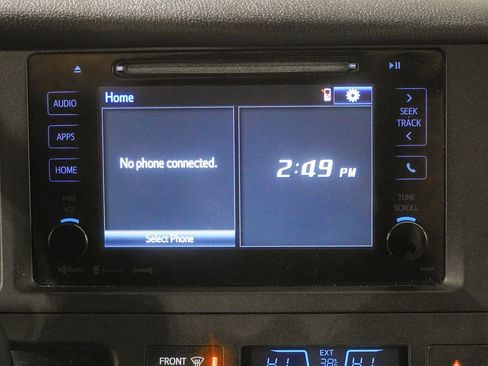Used 2017 Toyota Sienna LE image 31