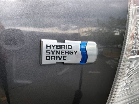 Used 2015 Toyota Prius V Three FWD image 10