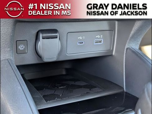 New 2025 Nissan Versa SR image 16