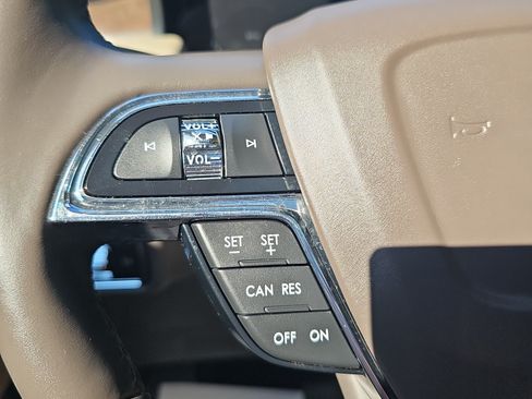 Used 2023 Lincoln Nautilus Reserve w/ Monochromatic Package FWD image 24