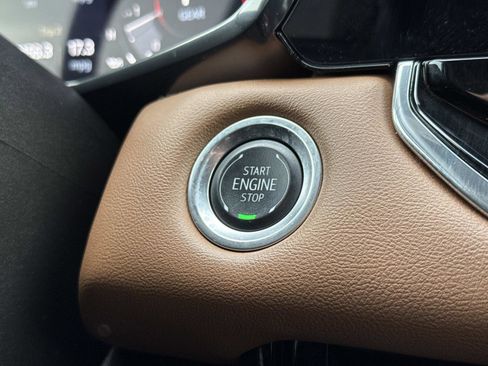 Used 2024 GMC Canyon AT4 w/ AT4 Premium Package image 12