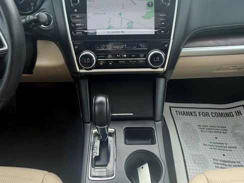 Used 2018 Subaru Outback 2.5i Limited image 17