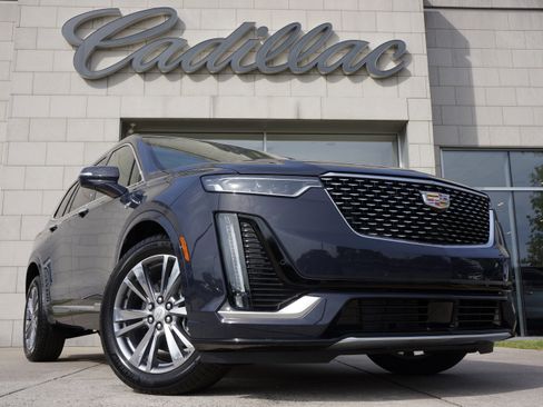 Used 2025 Cadillac XT6 Premium Luxury image 1
