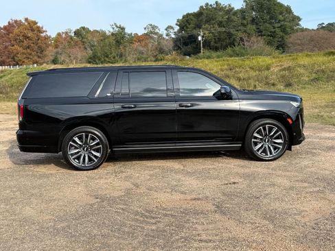 Used 2021 Cadillac Escalade ESV Sport Platinum image 6