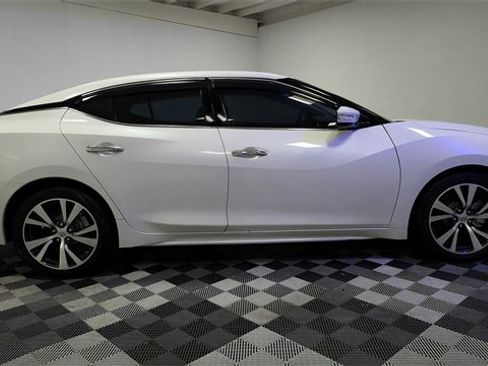 Used 2017 Nissan Maxima 3.5 SV image 8