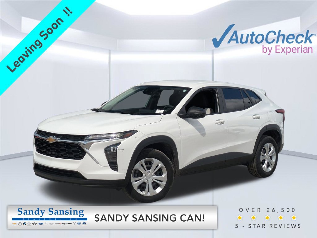 Used 2025 Chevrolet Trax LS FWD image 1
