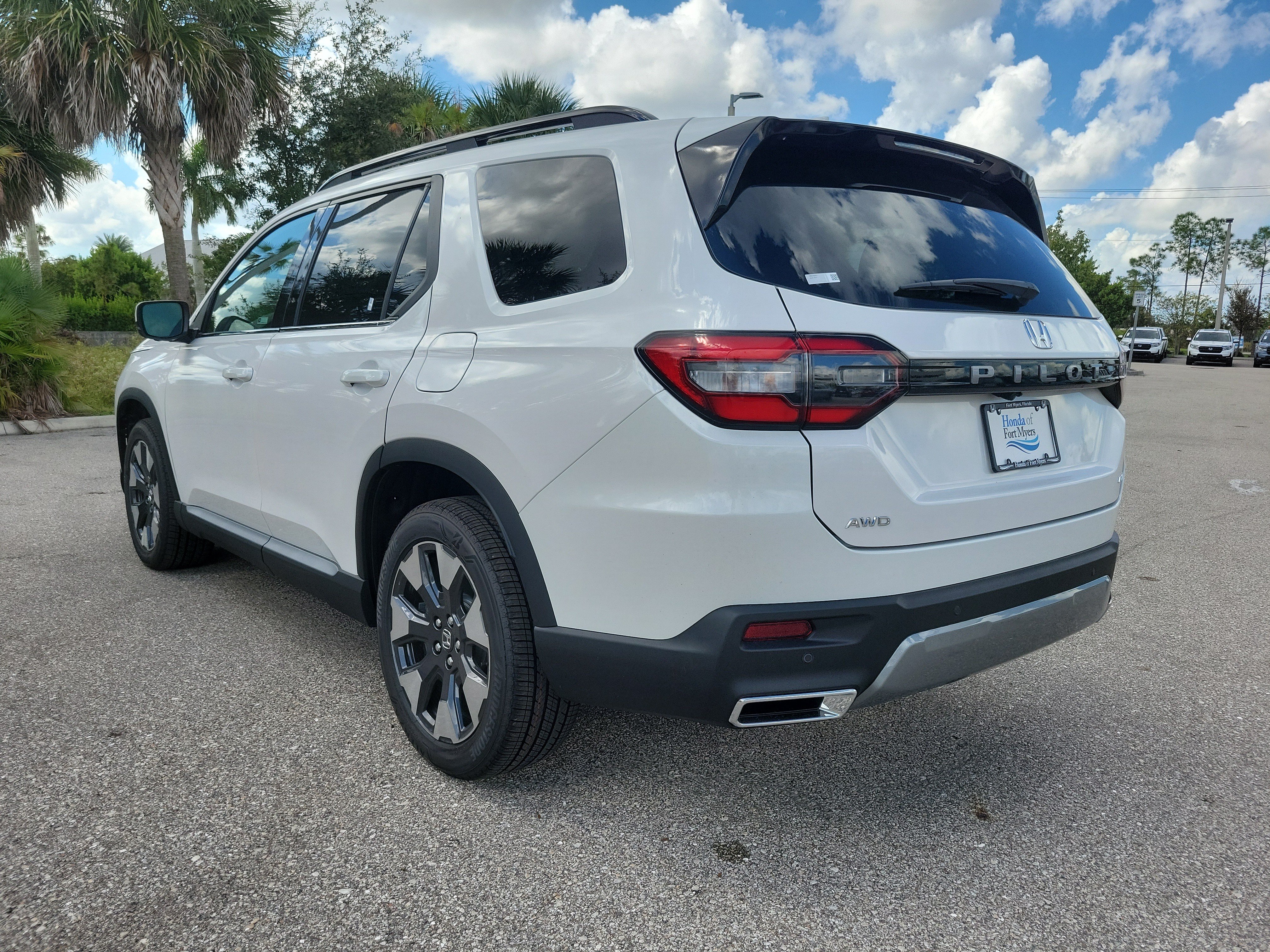 New 2026 Honda Pilot Elite image 4