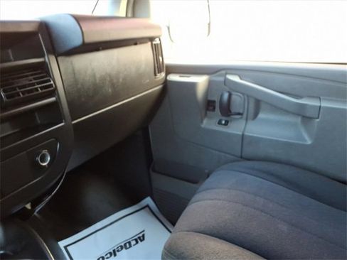 Used 2022 Chevrolet Express 2500 w/ Driver Convenience Package image 25