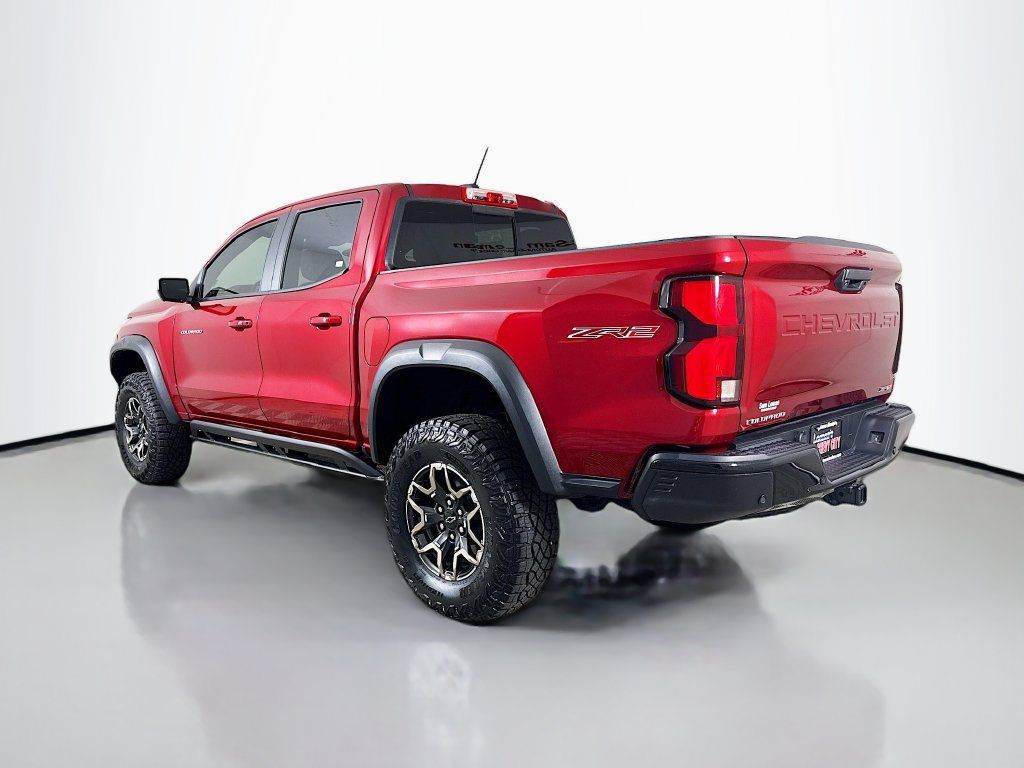Used 2024 Chevrolet Colorado ZR2 w/ ZR2 Convenience Package III AWD/4WD image 5