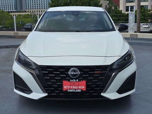 Used 2024 Nissan Altima 2.5 SR FWD image 8